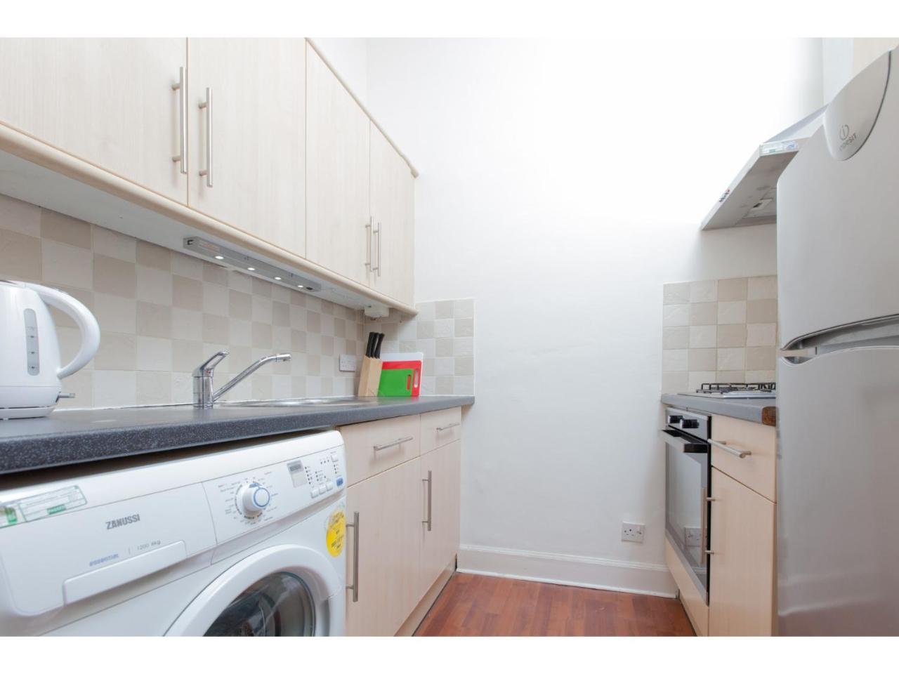 Homely Tenement For 2 Near Botanic Gardens Edimburgo Exterior foto