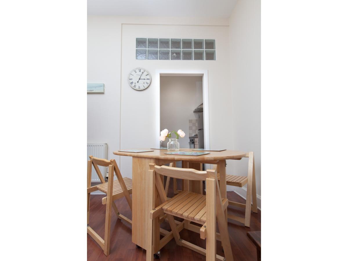 Homely Tenement For 2 Near Botanic Gardens Edimburgo Exterior foto